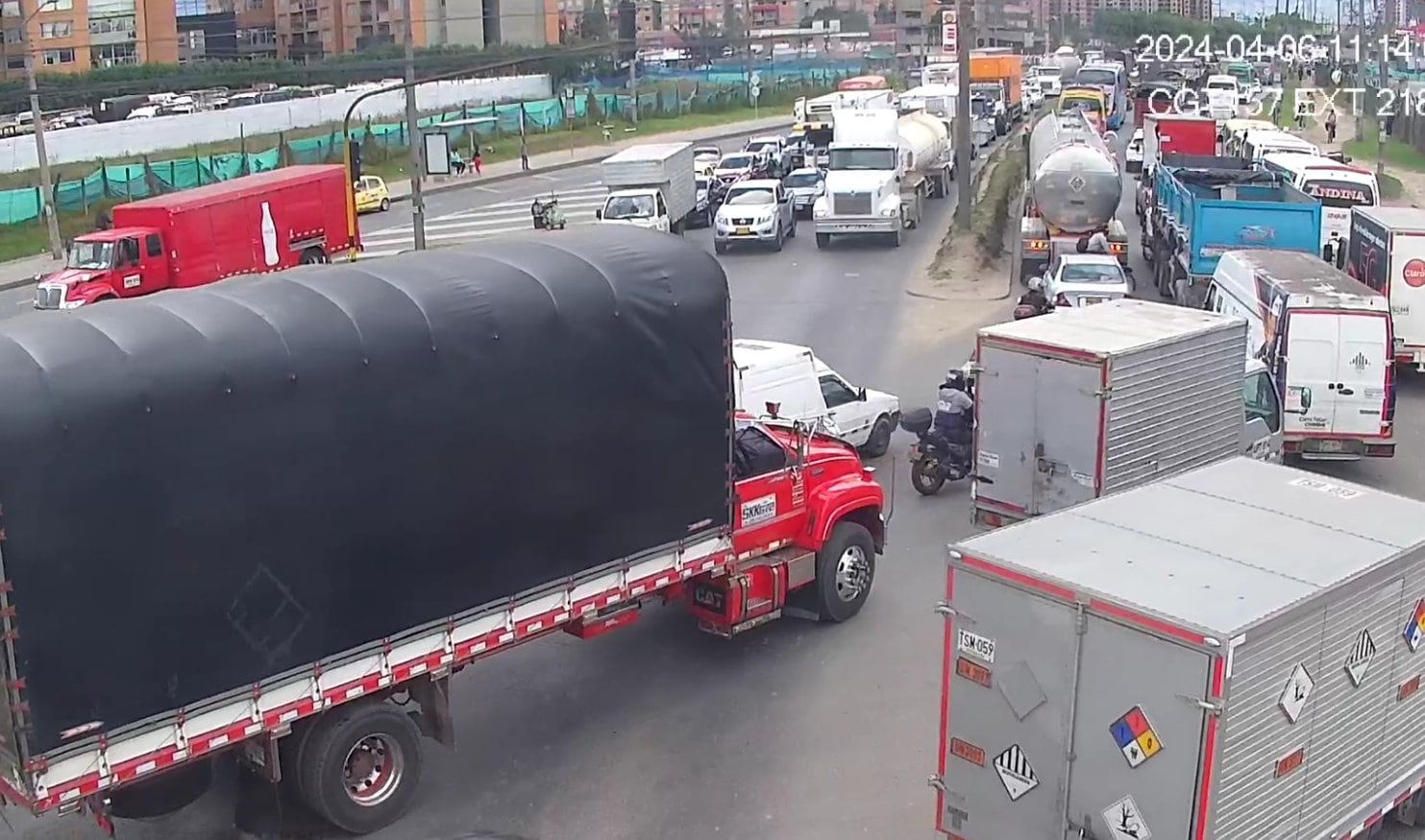 Congestión vehicular en la avenida Centenario.