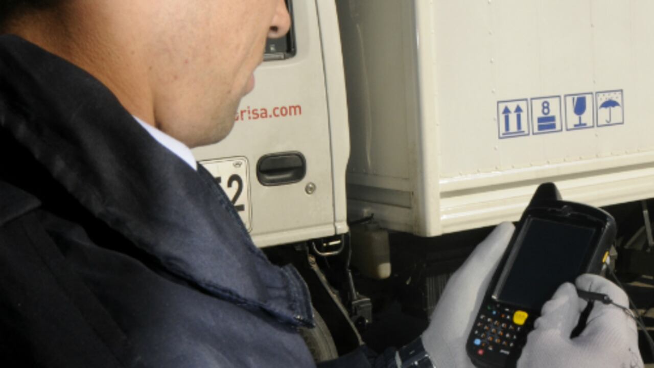 Actualmente Deprisa cuenta con una flota terrestre conformada por más de 500 vehículos (camiones y motos).