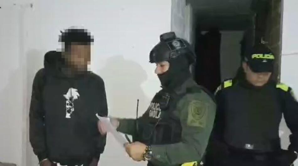 Procedimiento de captura de presuntos integrantes de grupo delincuencial en Medellín.