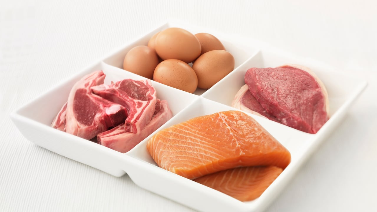 La cantidad de proteína que se necesita depende de la edad, sexo, estado de salud y nivel de actividad física.