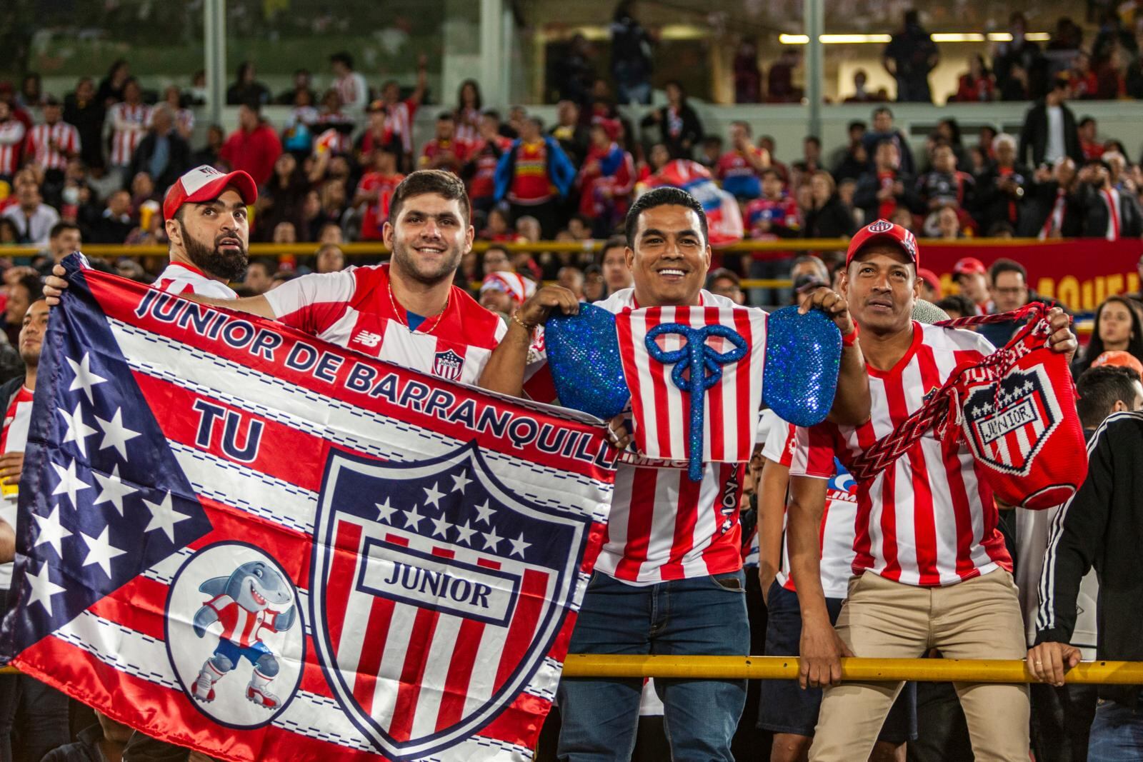 La certificación de un hincha como promotor del orden público en Barranquilla también incluye apoyo en distintos aspectos, como vinculación a sistemas de salud o acceso a empleo a través del Centro de Oportunidades.