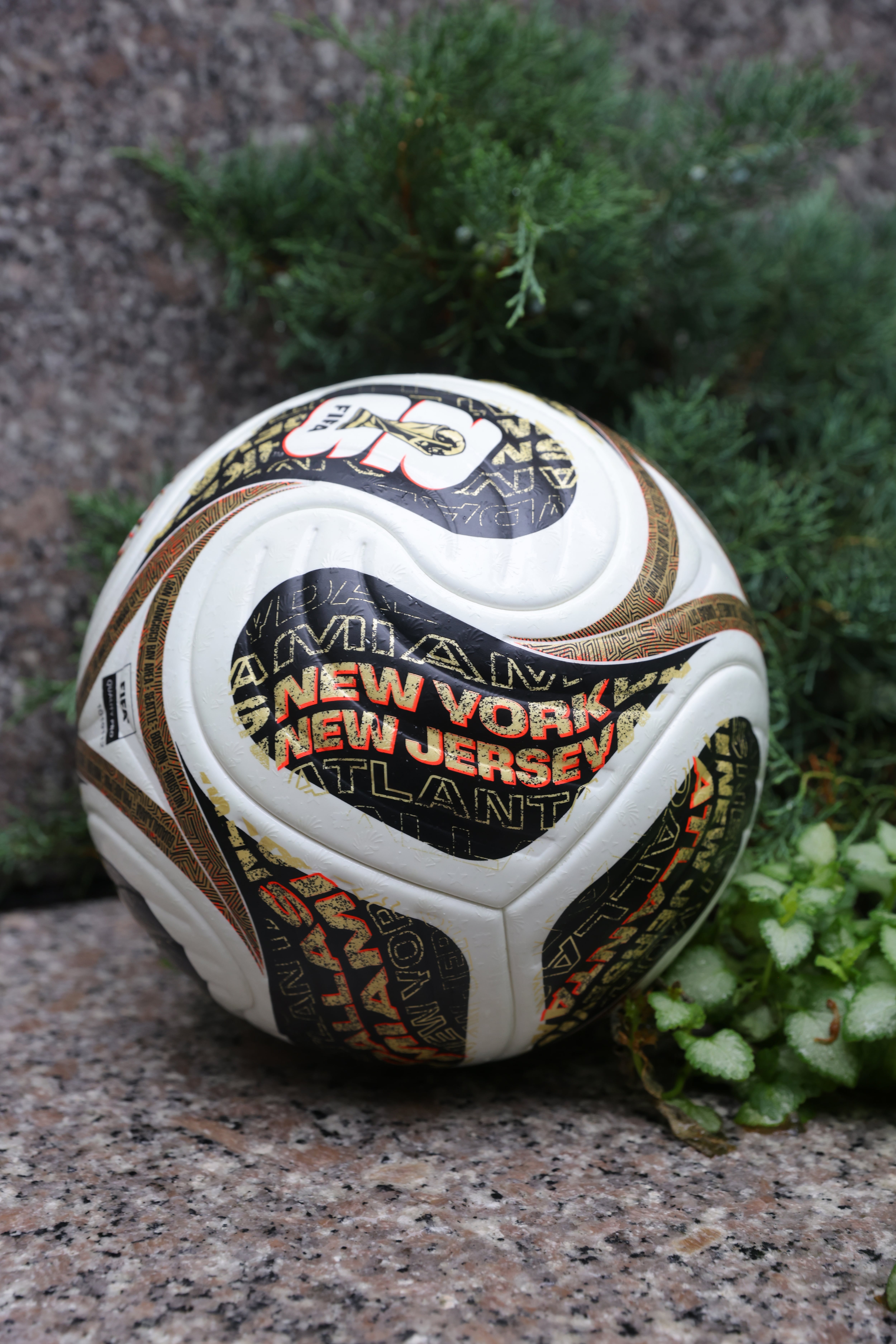 Balón Trionda con diseño renovado para las finales del Mundial 2026.