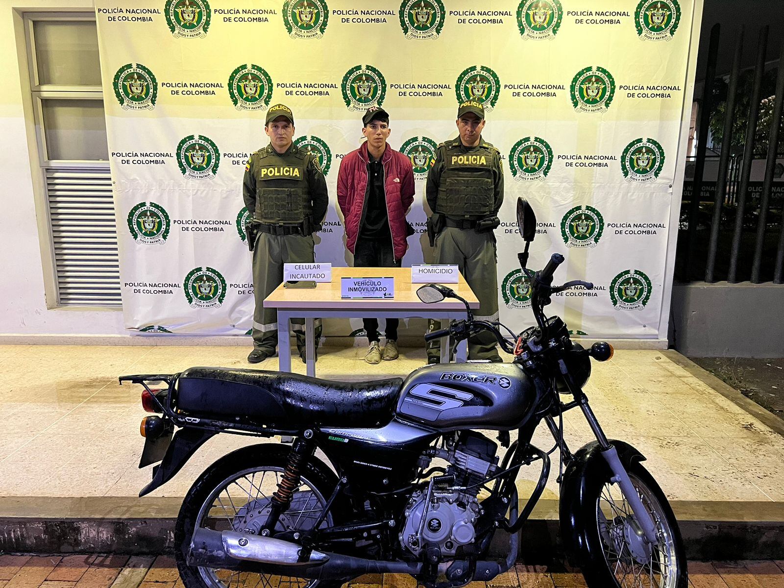 Tres hombres armados interceptaron a la víctima, hasta el momento solo uno ha sido capturado.