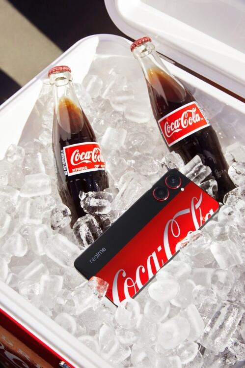 realme 10 5G Coca-Cola Edition, es un teléfono edición limitada para coleccionistas.