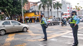 Vigilancia del pico y placa en Medellín.