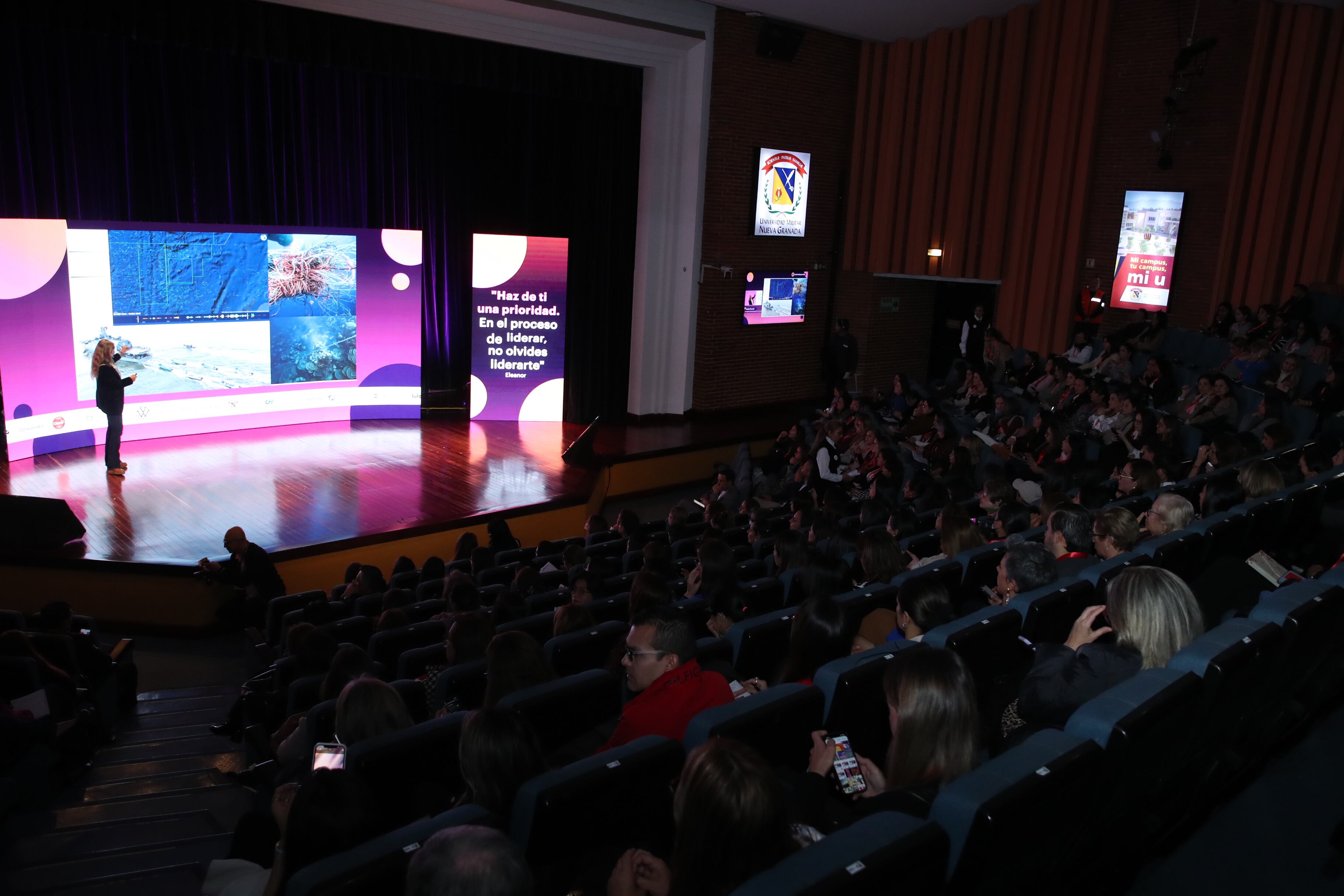 Sandra Bessudo Foto y perfil okrelease ok  Fundadora y directora ejecutiva de la Fundación Malpelo
