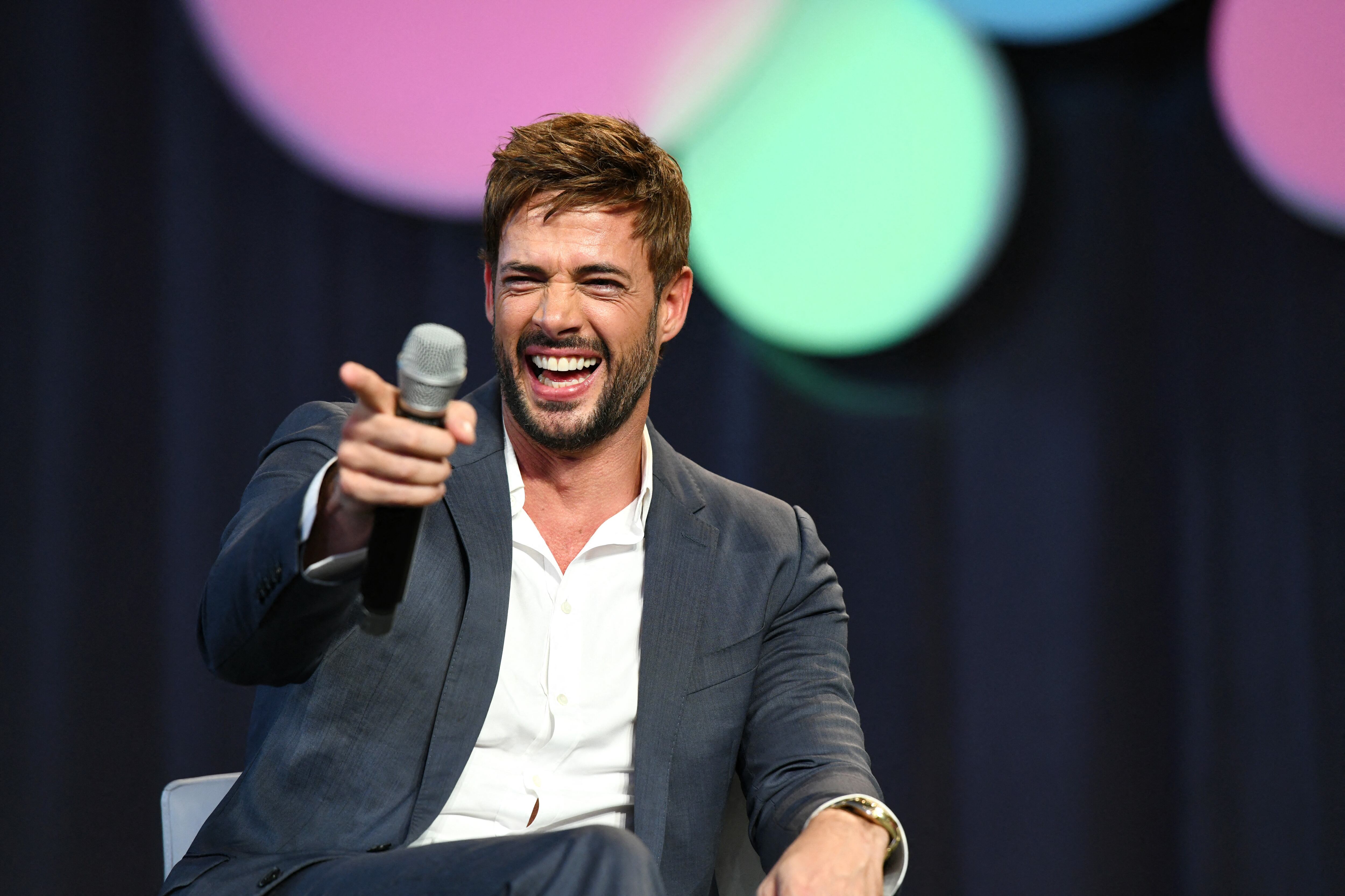 William Levy habla en el escenario durante el 6º Festival Anual de People en Español para celebrar el Mes de la Herencia Hispana. (Imagen de archivo)