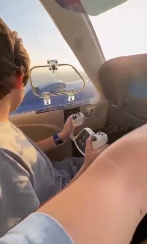 Garon Maia Filho deja pilotear a su hijo la avioneta en la que ambos viajaban