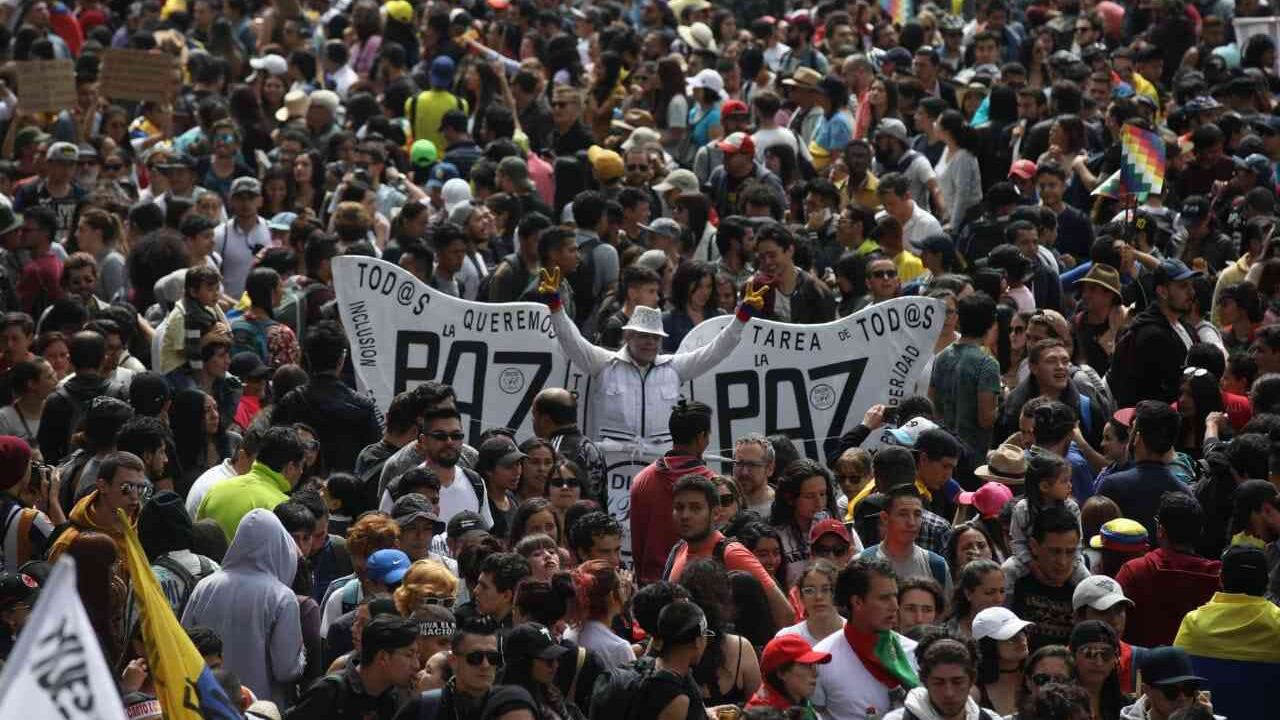 Más de 180.000 personas se unieron a un canto por Colombia.