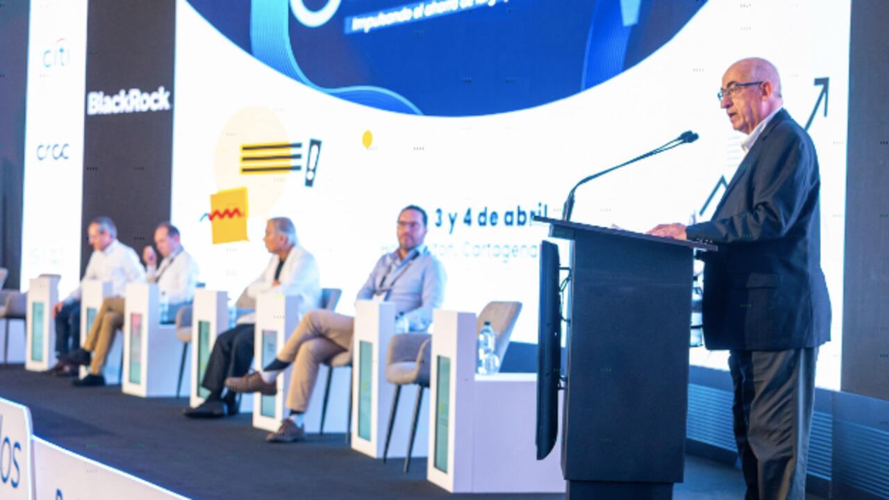 Leonardo Villar en Congreso de Asofondos