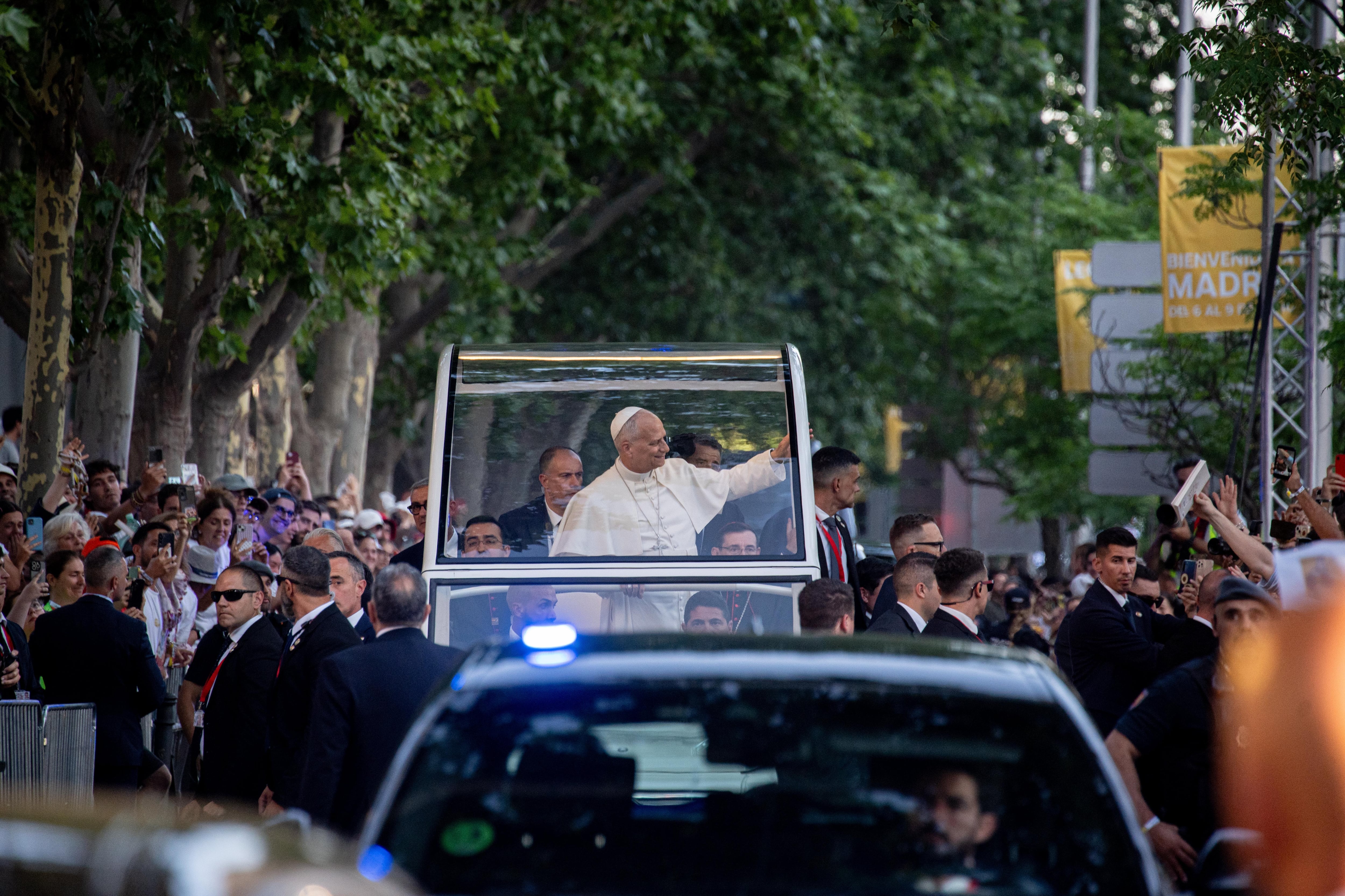 El Papa León XIV durante la vigilia de oración con los jóvenes, en la Plaza de Lima, en Madrid (España).