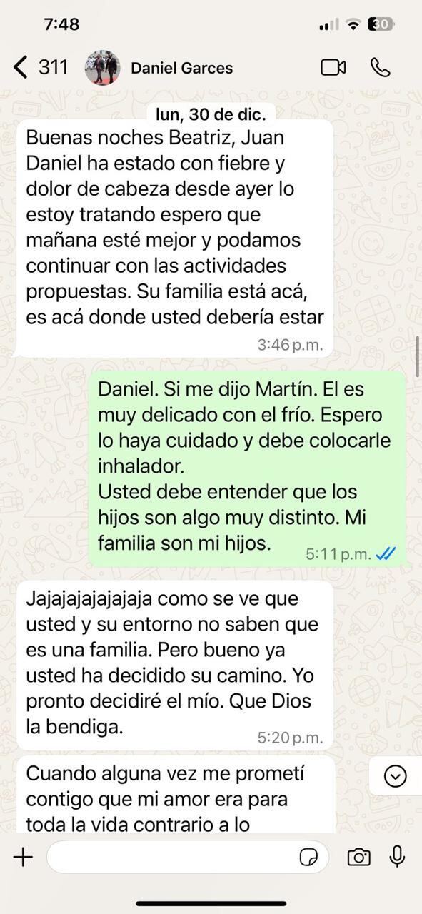 El embajador de Colombia en Ghana fue denunciado por su expareja por violencia intrafamiliar, irregularidades en la custodia de dos menores y fraude procesal.