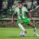 Jhon Solís, volante de 18 años.