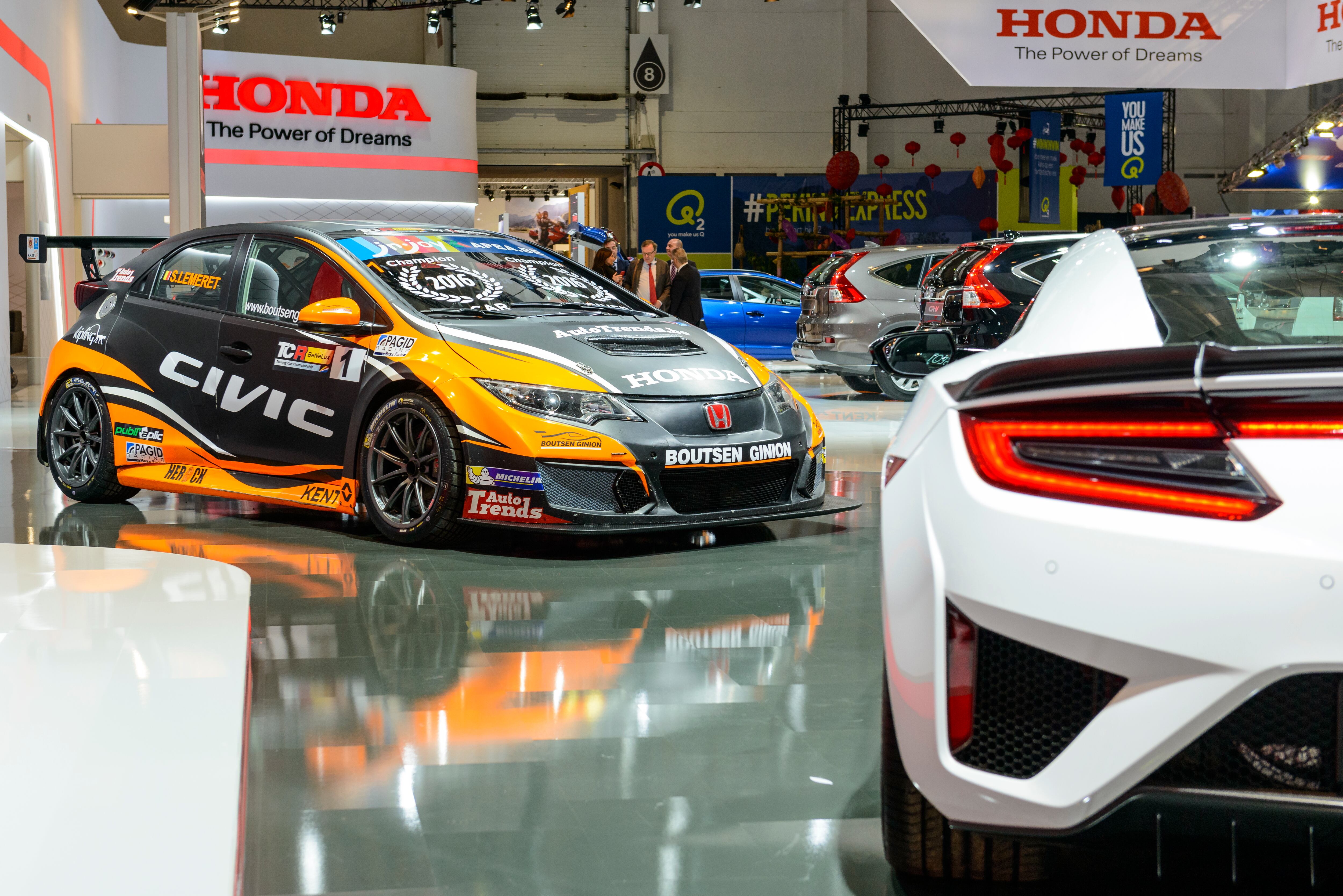 El Honda Civic es uno de los preferidos en el mundo; su acople con la tendencia del tunning, lo catapultó. Su estilo deportivo lo hace único.