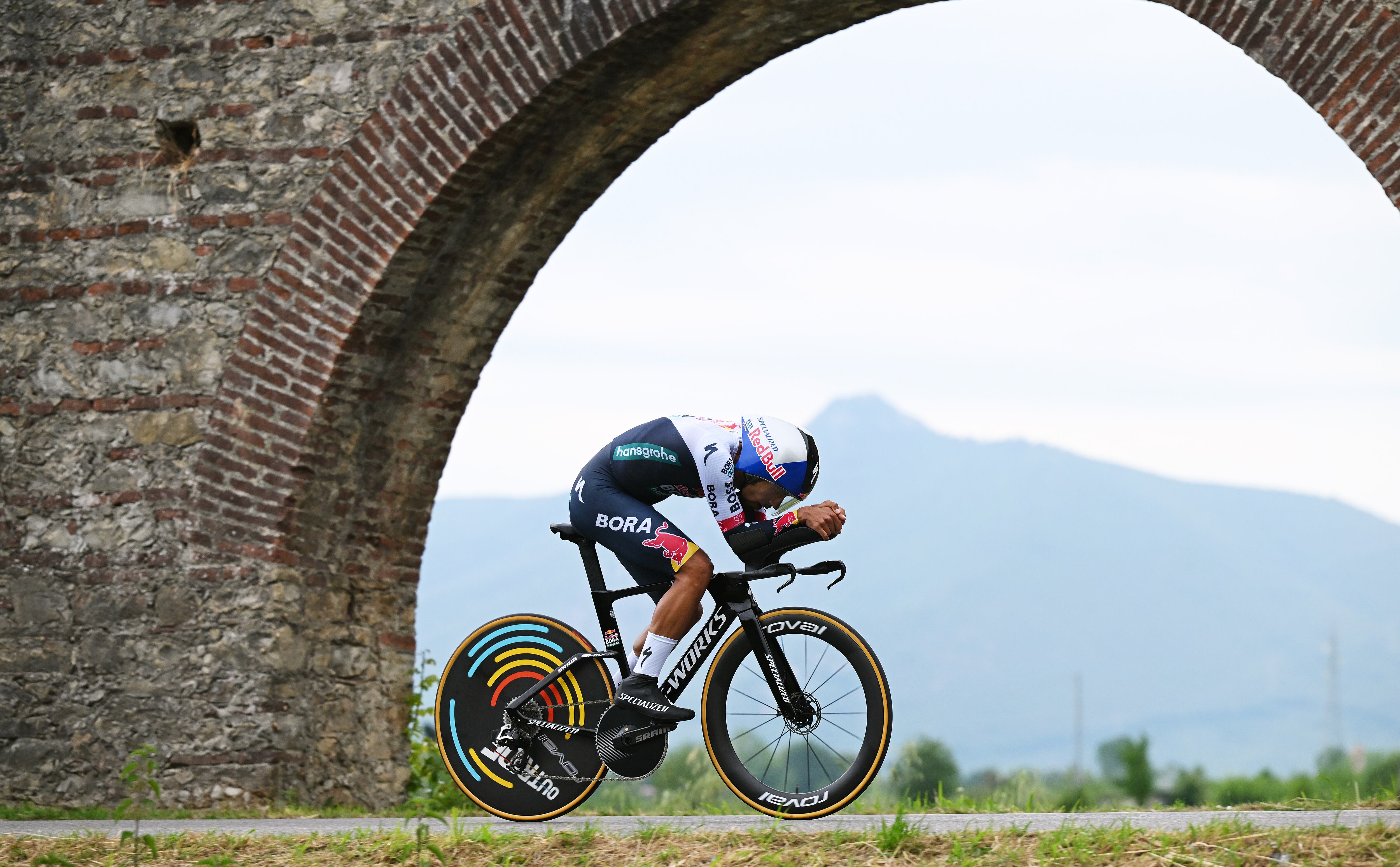 Daniel Felipe Martínez fue el mejor colombiano en la etapa 10 del Giro 2025