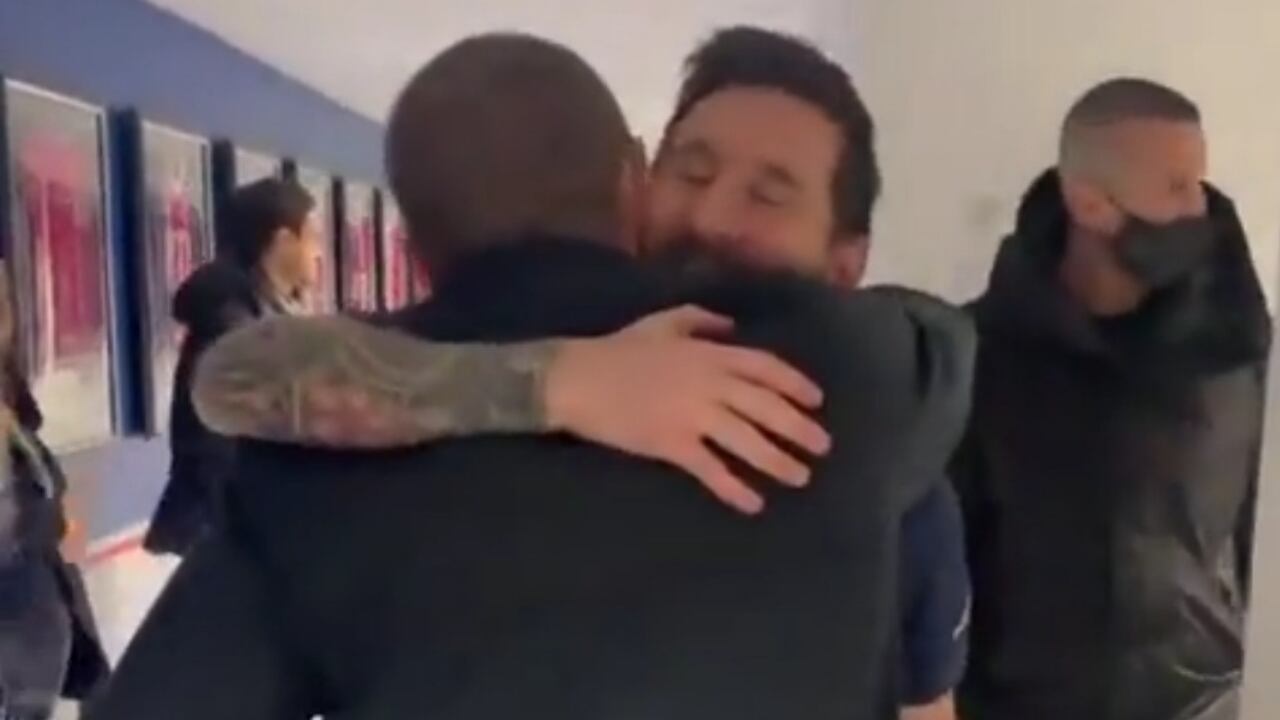 El italiano calificó de "Dios" al argentino del PSG