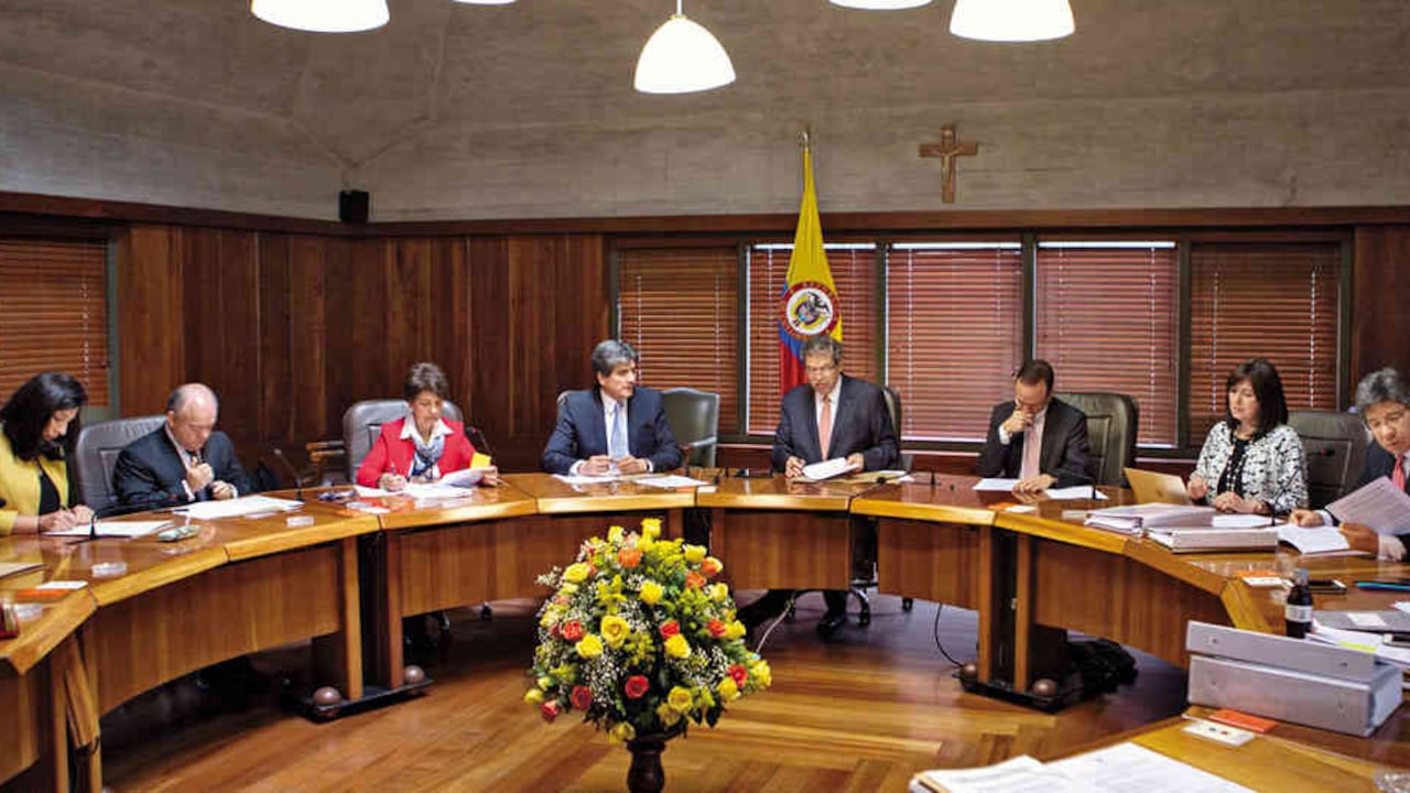 Los magistrados de la Corte Constitucional evaluarán con la Fiscalía qué ocurre en torno a su privacidad y seguridad.