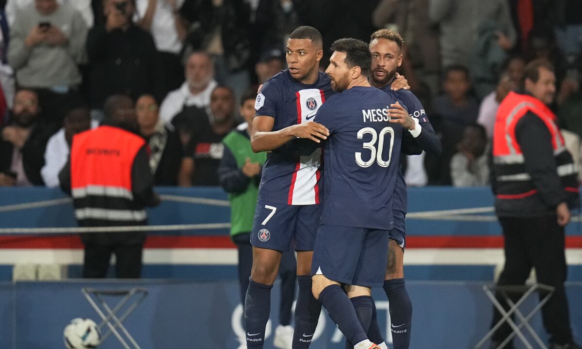 PARIS, FRANCE - OCTOBER 16: Leo Messi (30), Neymar Jr (10) and Kilian Mbappé (7) celebrates after Neymar Jr scored the first goal of the game during the French Ligue 1 match between Paris Saint-Germain (PSG) and Olympique de Marseille at Parc des Princes on October 16, 2022 in Paris, France. (Photo by Getty Images/Glenn Gervot/Icon Sportswire)