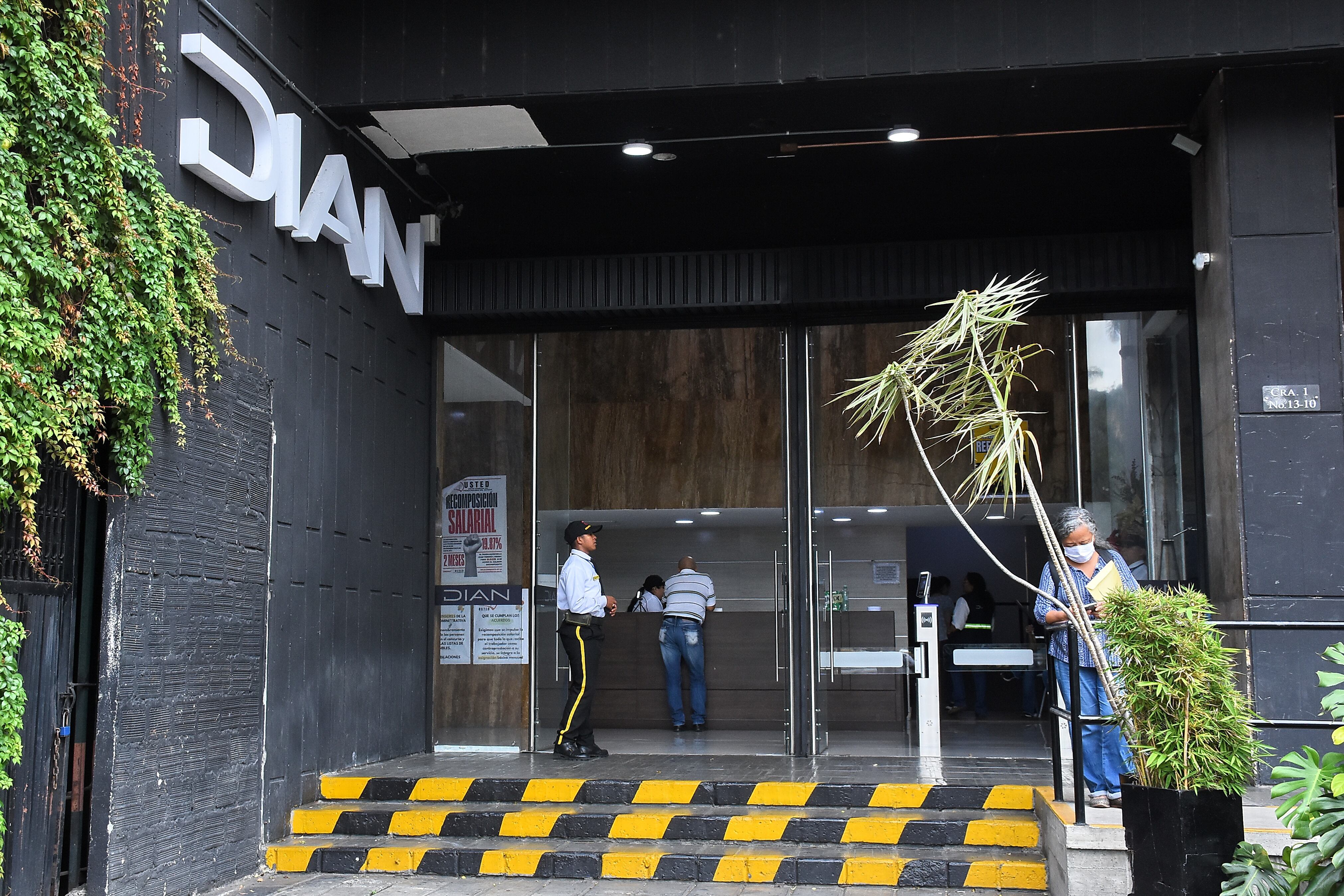 Entrevista Director  y Feria de Servicios de la DIAN Seccional Cali.