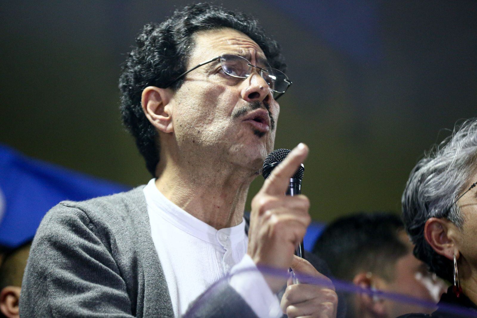 Bogotá. Octubre 26 de 2025. Ivan Cepeda celebra junto a sus simpatizantes, tras haber sido seleccionado como el candidato oficial del Pacto Histórico para las elecciones presidenciales del 2026.