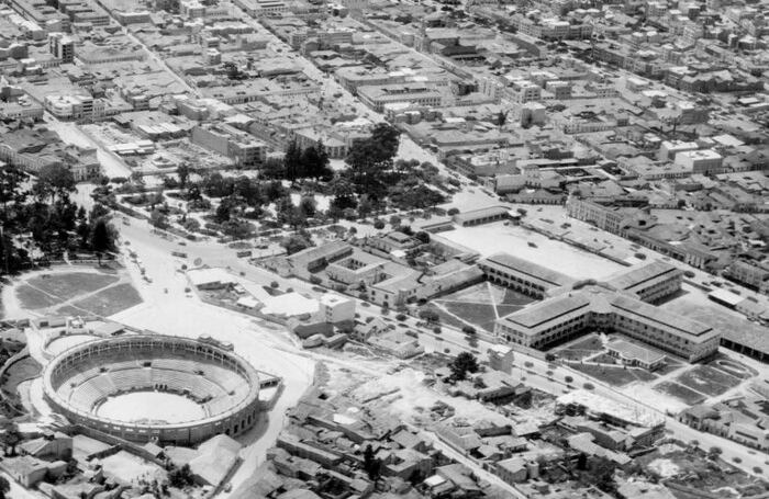 1948. Plaza de Toros Santamaría.