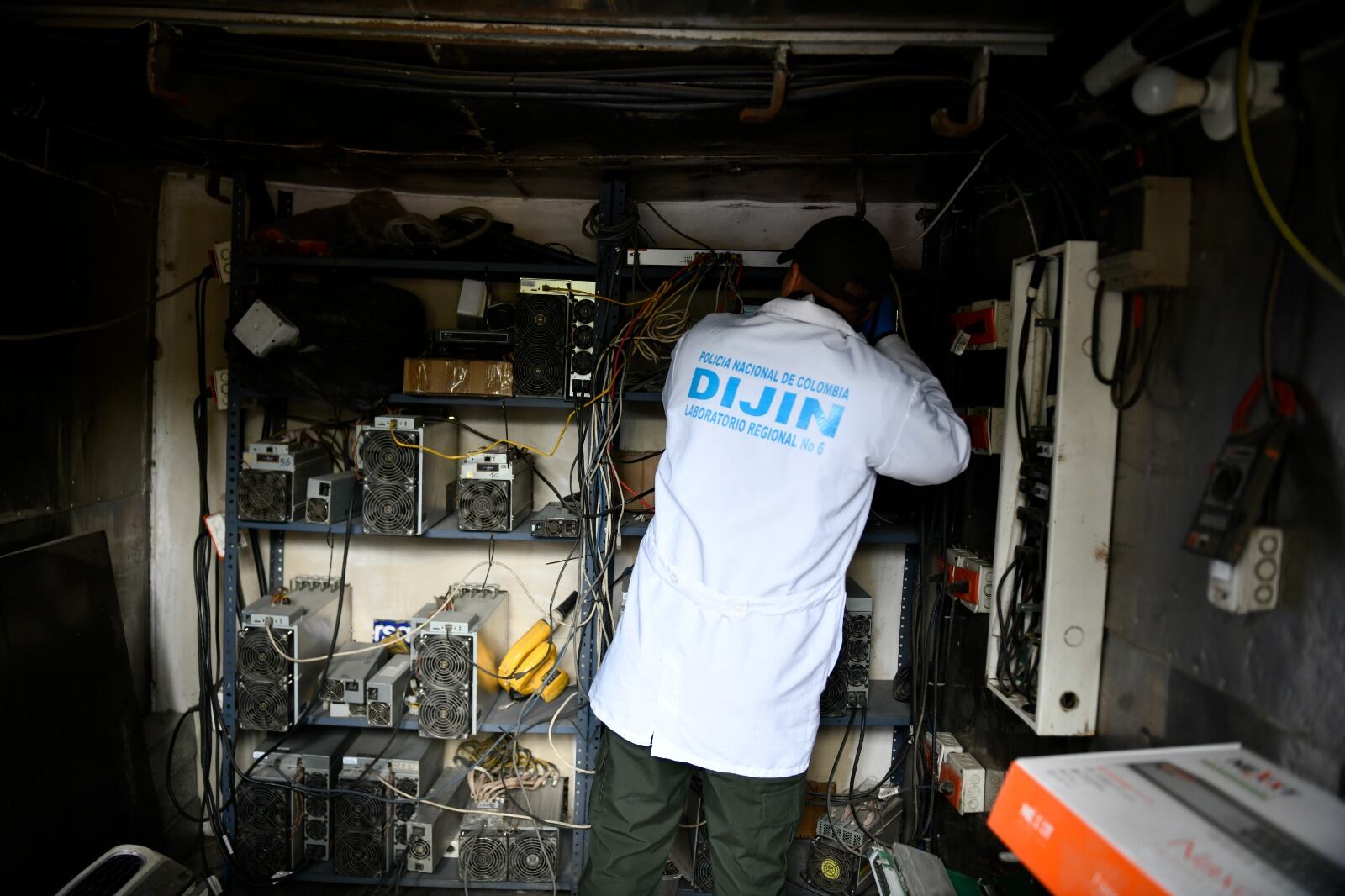 En el sitio fueron encontrados 14 procesadores conectados a la red eléctrica de EPM