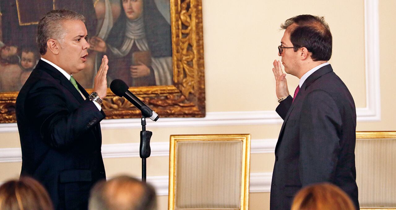 El fiscal Barbosa se posesionó en el mandato del presidente Iván Duque y termina su periodo el próximo 13 de febrero. Barbosa llamó al presidente Gustavo Petro “a la serenidad”.