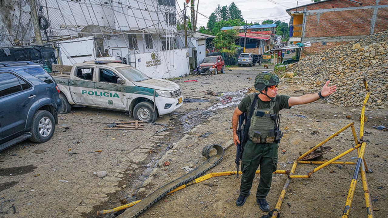 Así quedó la estación de Policía de Morales, centro del Cauca, donde el pasado lunes las Farc hicieron una toma terrorista. Murieron cuatro personas y nueve quedaron heridas.