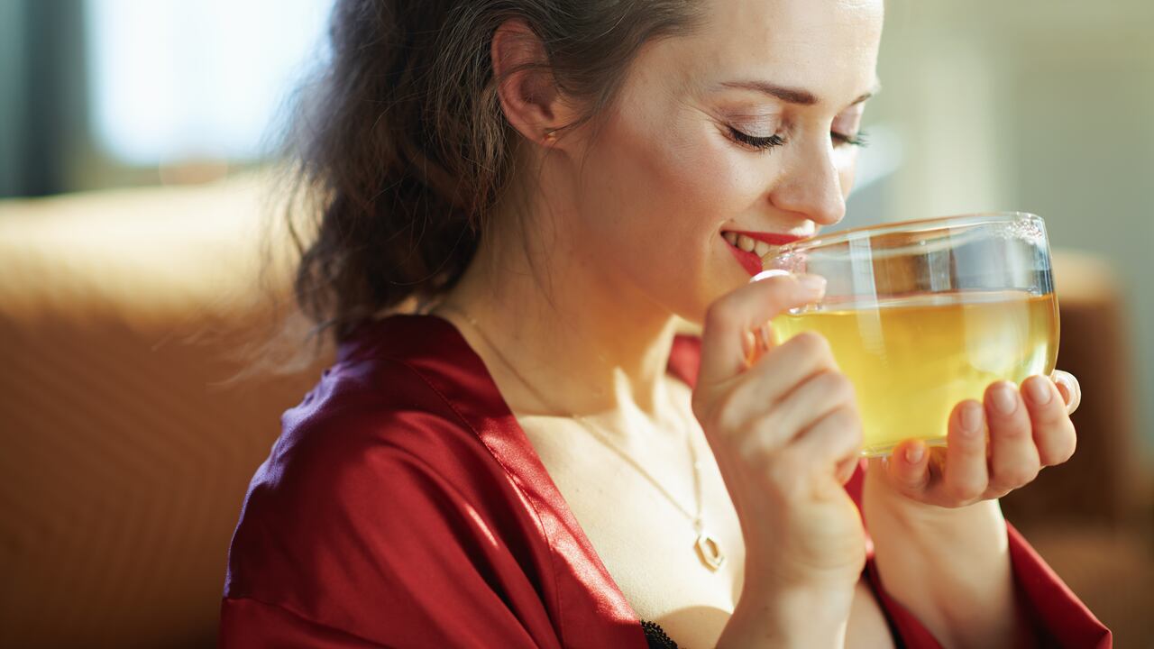 Las infusiones naturales sirven de ayuda al organismo.
