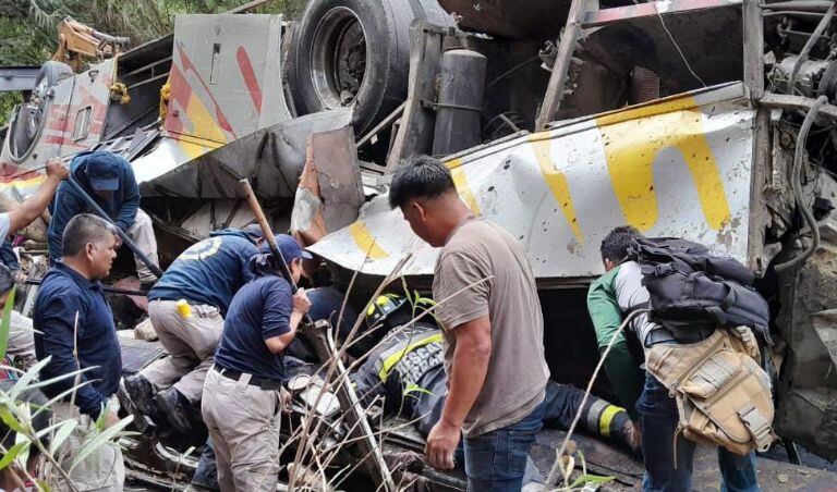 El fuerte accidente dejó 27 muertos en México. Foto: Twitter@Alertas_RD