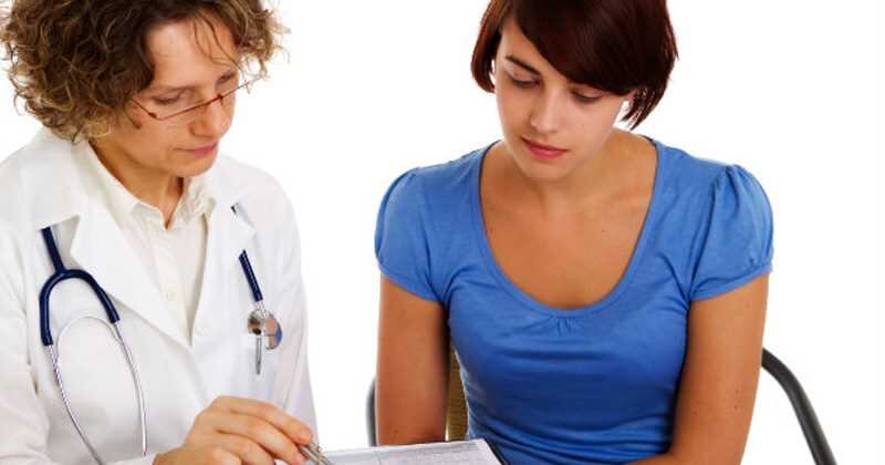 Los pacientes con diabetes deben consultar a un doctor en caso de presentar algún síntoma de esta afección.