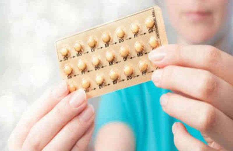 Mujeres faltan a su actividad laboral por falta de plata para comprar toallas higiénicas y tampones. La dificultad en el acceso a anticonceptivos no es un problema menor. En estratos socioeconómicos con dificultades de ingreso puede ser una bola de nieve que replique  pobreza.