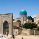 Uzbekistán es un país con una amplia herencia histórica y fue importante en la Ruta de la Seda. (En la imagen, el mausoleo de Kazi Zade Rumi, en Samarcanda)