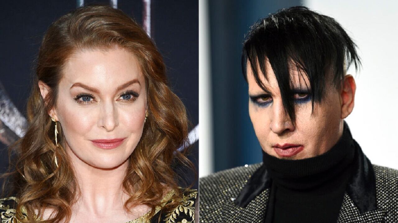 En esta combinación de fotografías aparecen Esmé Bianco en la premiere de la última temporada de "Game of Thrones" de HBO en Nueva York el 3 de abril de 2019, izquierda, y el músico Marilyn Manson en la fiesta de los Oscar de Vanity Fair en Beverly Hills, California, celebrada el 9 de febrero de 2020. Bianco demandó a Marilyn Manson alegando abusos sexuales, físicos y emocionales ante un tribunal federal de Los Ángeles. (Foto Evan Agostini/Invision/AP)