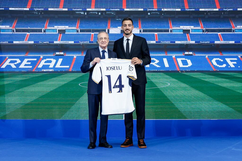 Joselu en su presentación con el Real Madrid.