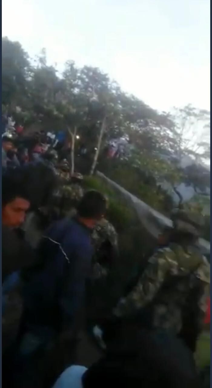 Por los menos 10 militares fueron secuestrados.