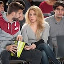 BARCELONA, SPAIN - NOVEMBER 29: Gerard Pique, FC Barcelona soccer player and his partner singer Shakira attend the 2013-2014 Turkish Airlines Euroleague Regular Season Date 7 game between FC Barcelona Regal v Fenerbahce Ulker Istanbul at Palau Blaugrana on November 29, 2013 in Barcelona, Spain. (Photo by Rodolfo Molina/Euroleague Basketball via Getty Images)