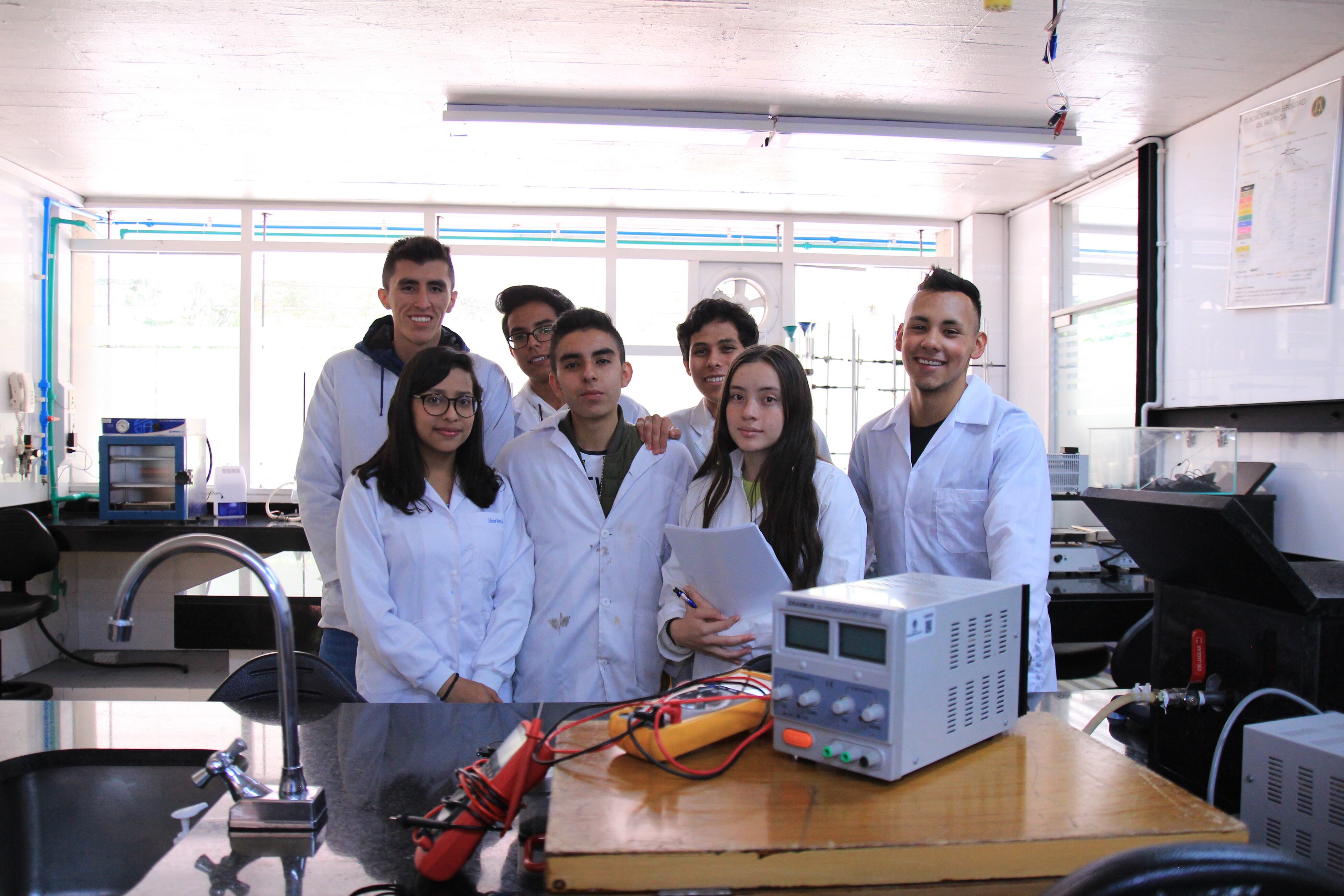 La Universidad de América ha formulado varios programas que orientan el perfil profesional hacia la resolución de conflictos en desarrollo sostenible.