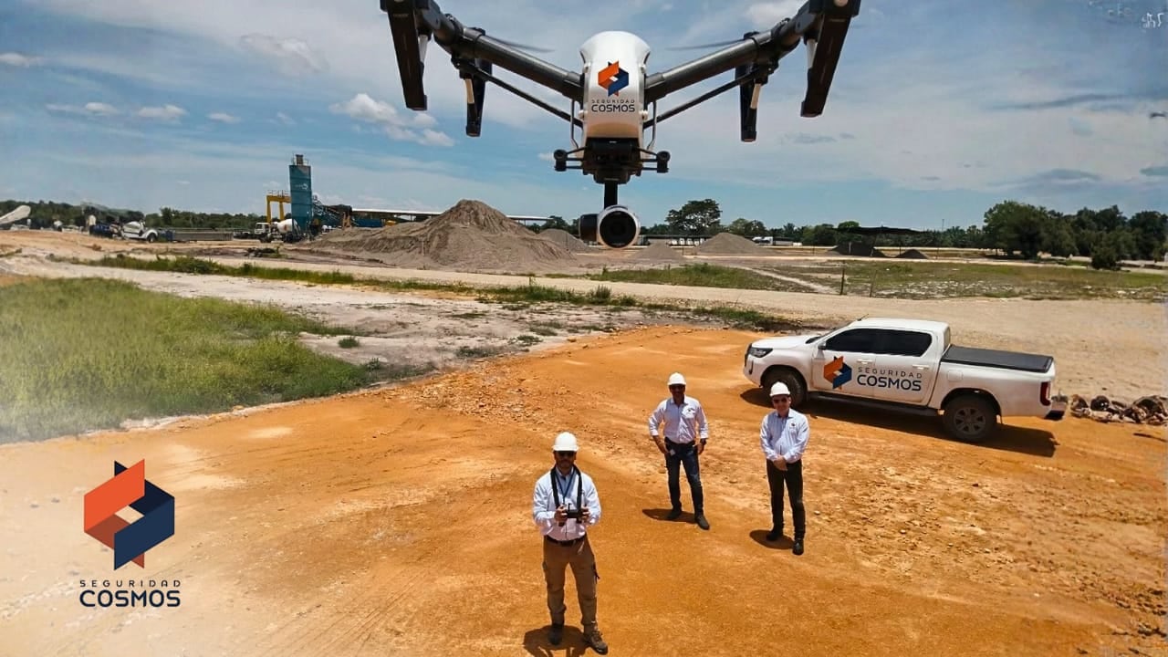 Los drones también se utilizan en operativos de vigilancia urbana.