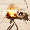 Las regletas eléctricas pueden sufrir sobrecargar si no se usan correctamente.