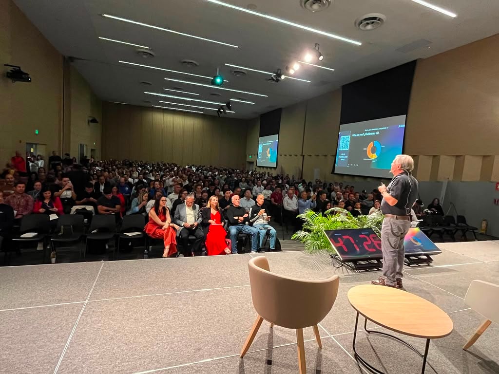 Presidente designado de ProColombia Juan Andrés Uribe asistió al  Artificial Intelligence Business Summit.