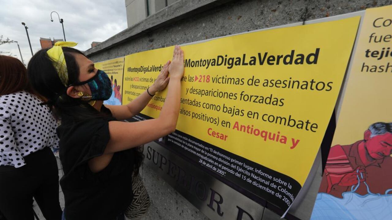 Madres de los falsos positivos en la imputación de cargos del General en retiro Mario Montoya