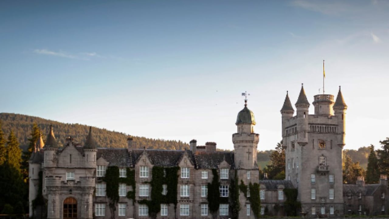 Castillo Balmoral, destino de la reina Isabel II en los veranos