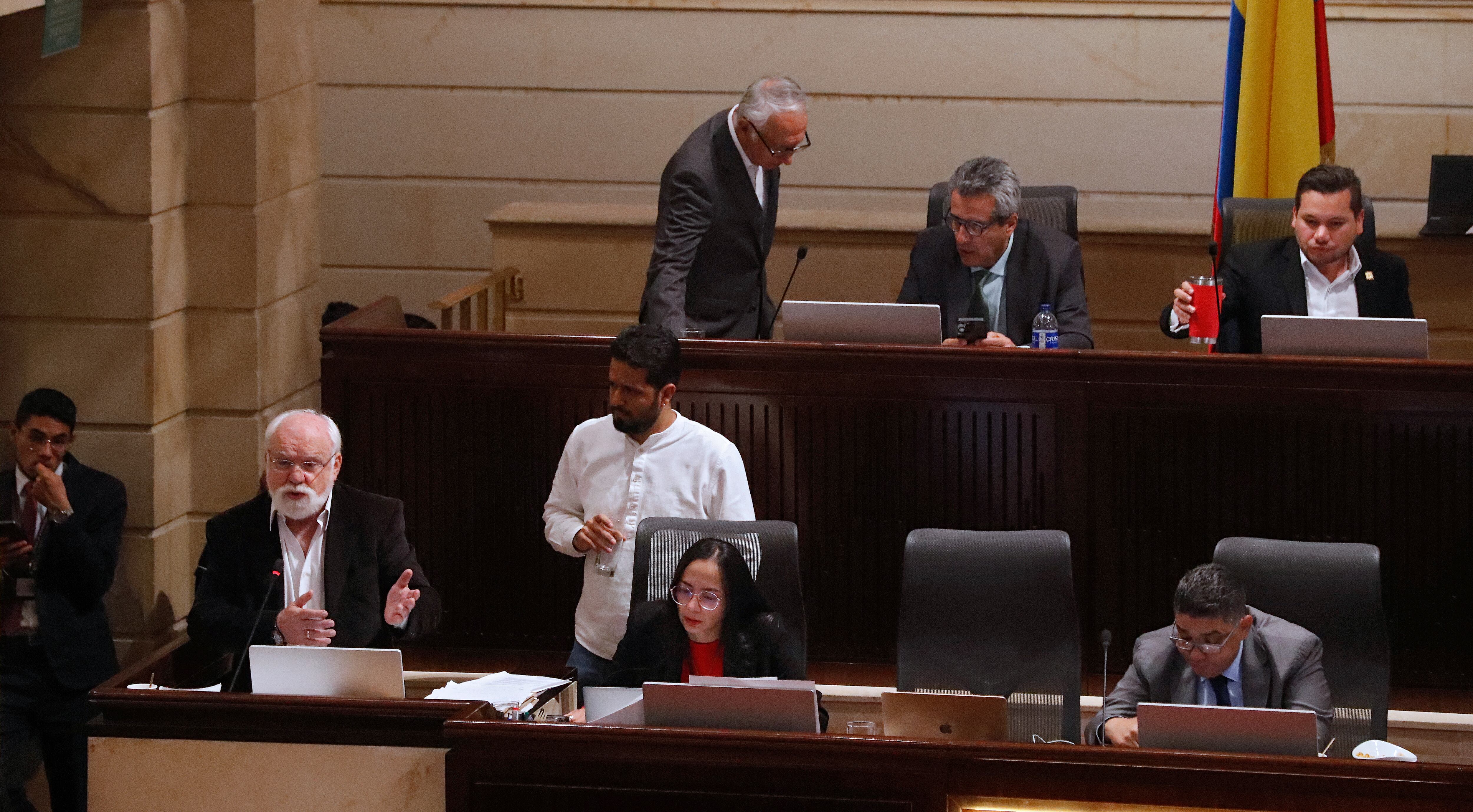 Segundo debate Reforma a la salud  en la plenaria de la Cámara de Representantes  
Ministro del Interior Luis Fernando Velasco
Ministro de Salud  Guillermo Alfonso Jaramillo
Presidente de la Cámara Andrés Calle
Director de la Adres Félix León Martínez
Alfredo Mondragón  Representante a la Cámara
Bogota noviembre 28  del 2023
Foto Guillermo Torres Reina / Semana