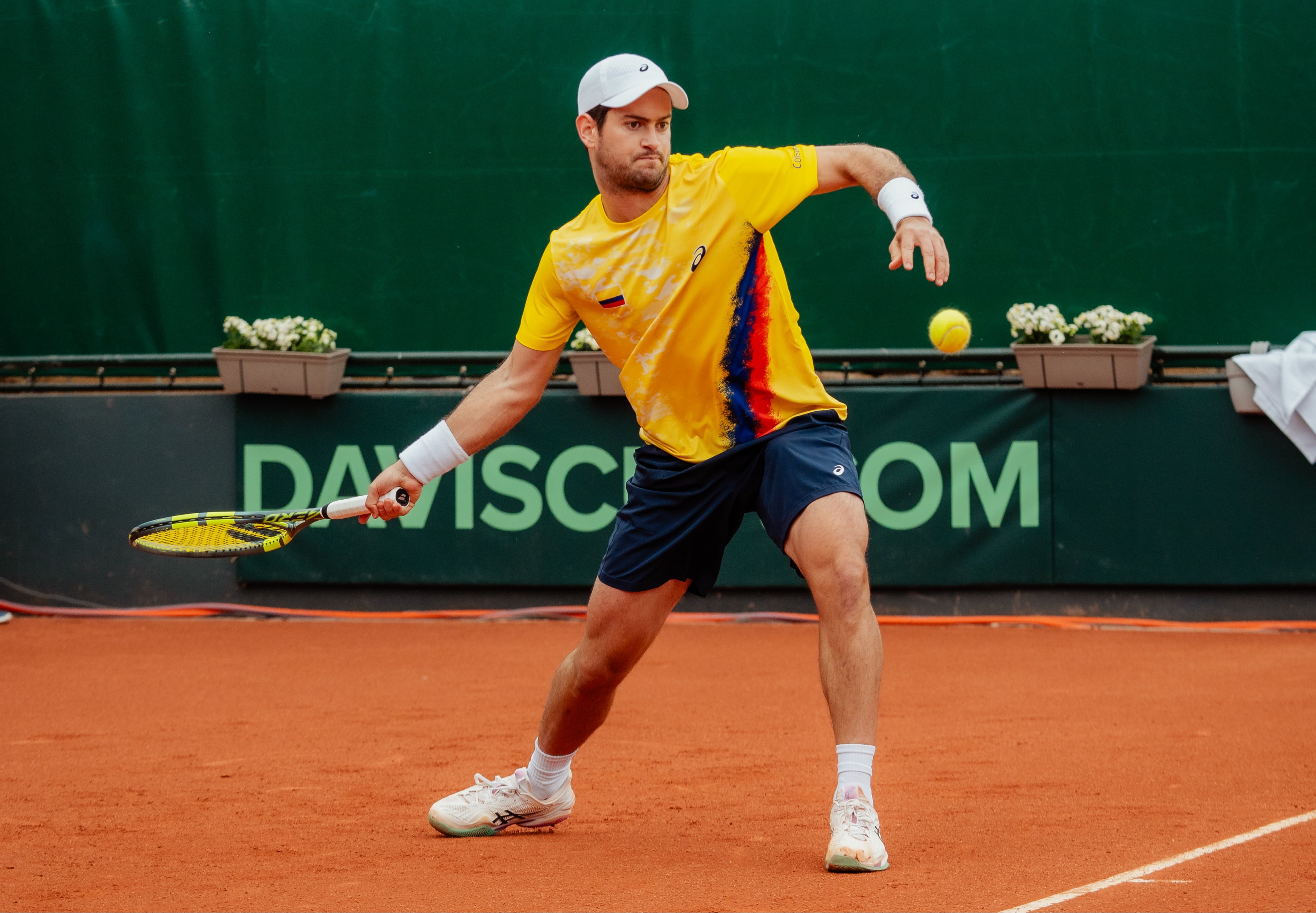 Nicolás Mejía durante el partido entre Colombia y Marruecos por la primera ronda de clasificación para la Copa Davis.