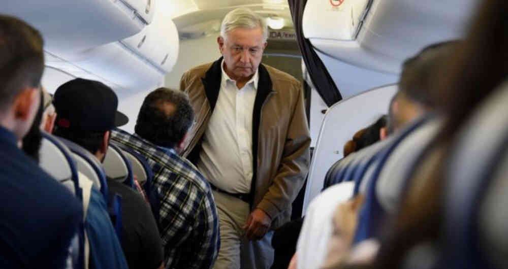 Como parte de su política de austeridad, AMLO puso en venta el avión presidencial. El presidente realiza los viajes de trayectos cortos por carretera y toma vuelos comerciales para sus giras a estados más lejanos de la capital. Foto: AFP/BBC