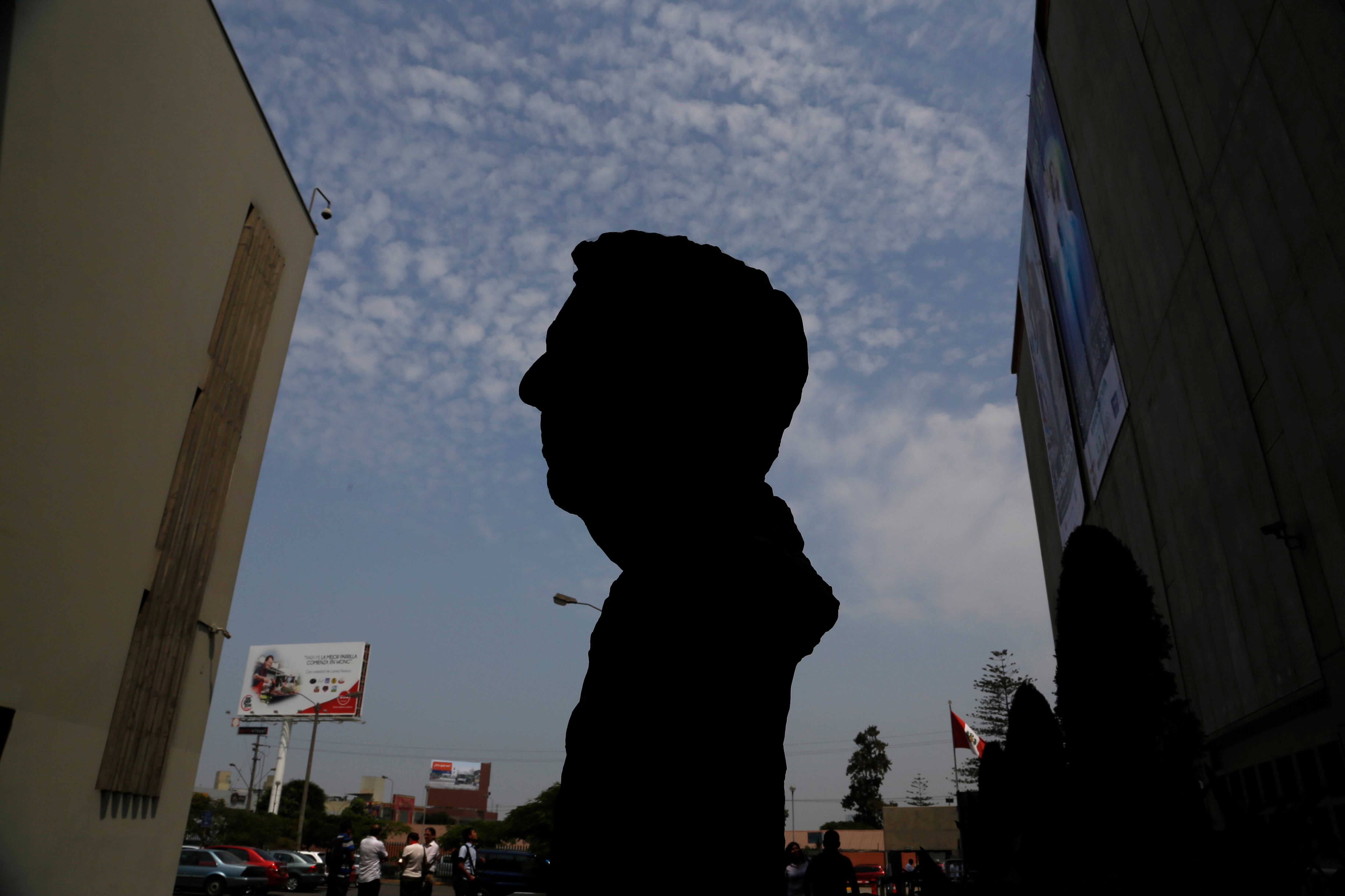 LIBRERIA EL VIRREY LIMA PERU
ABRIL 13 2014