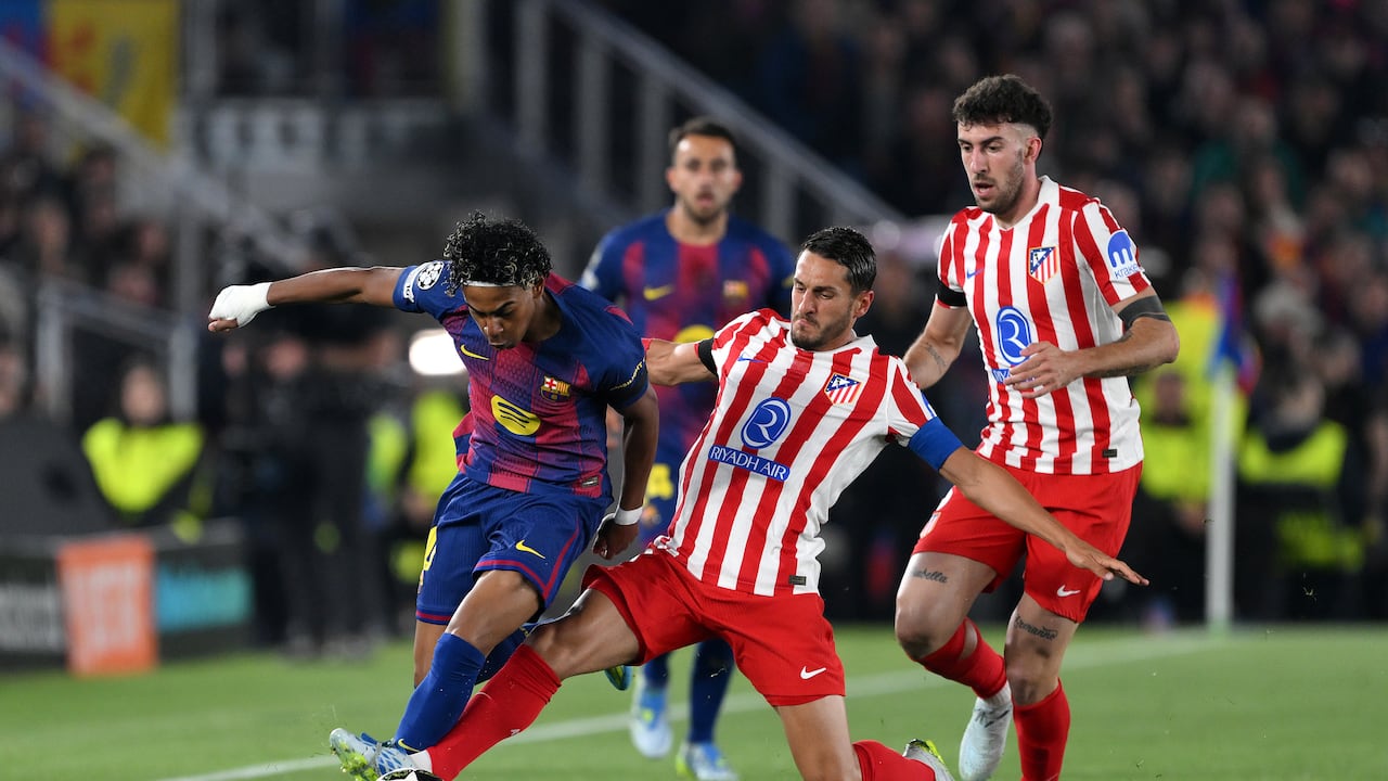 Imagen del juego entre Atlético de Madrid y Barcelona por los cuartos de final de la Champions League.