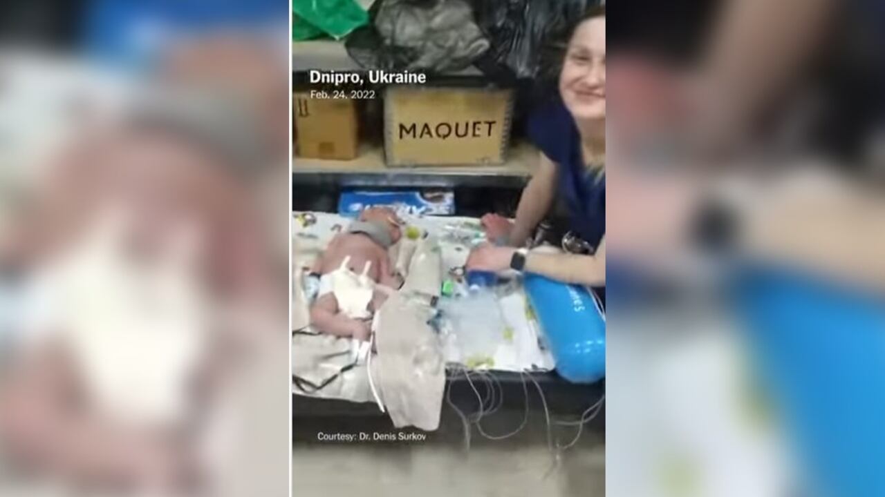 Hospital en Ucrania refugia a los recién nacidos en una zona antibombas en la planta baja del edificio.