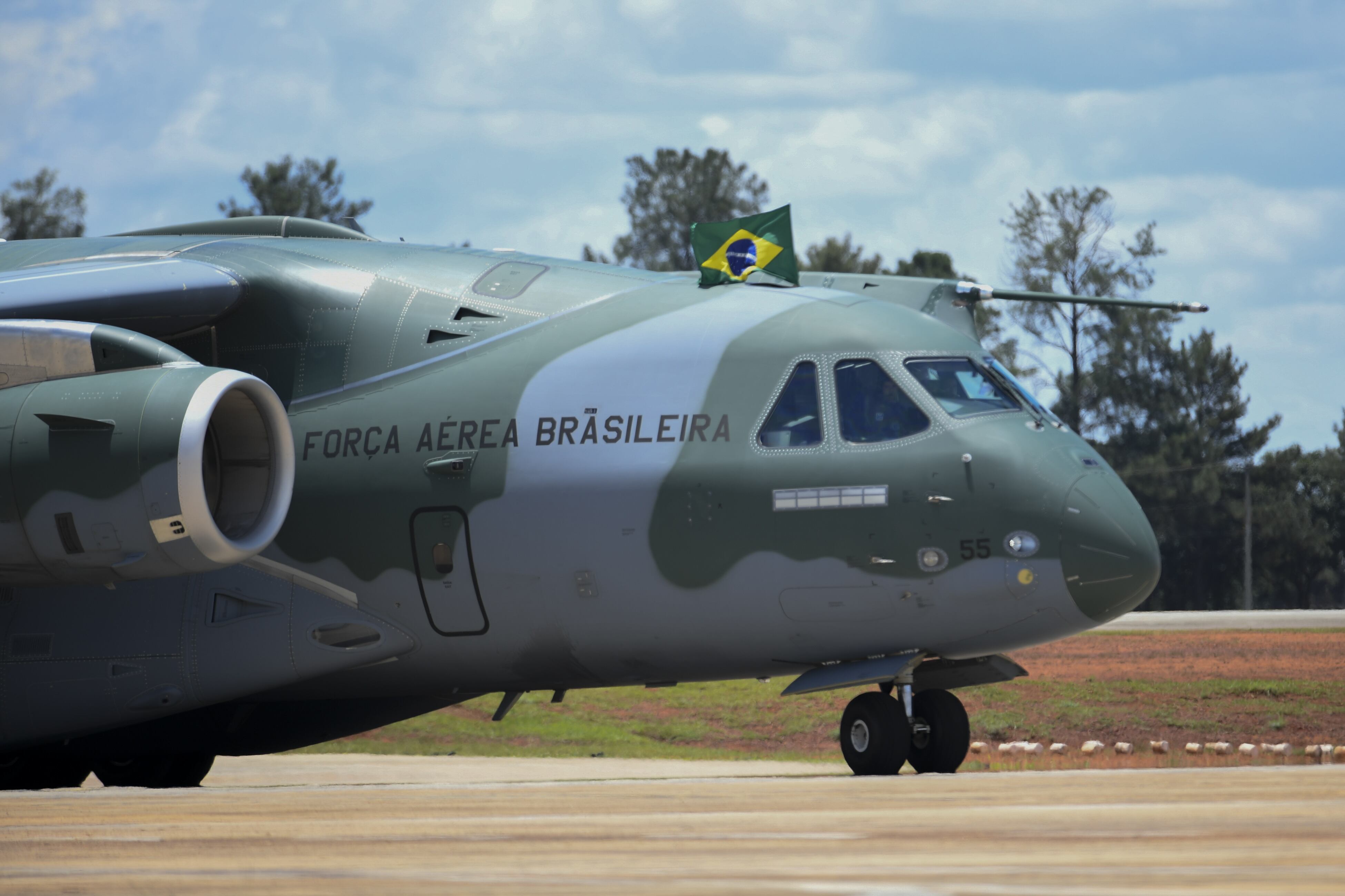 Un avión KC-390 de la Fuerza Aérea Brasileña habría sido el escogido para extraer a Maduro de Venezuela